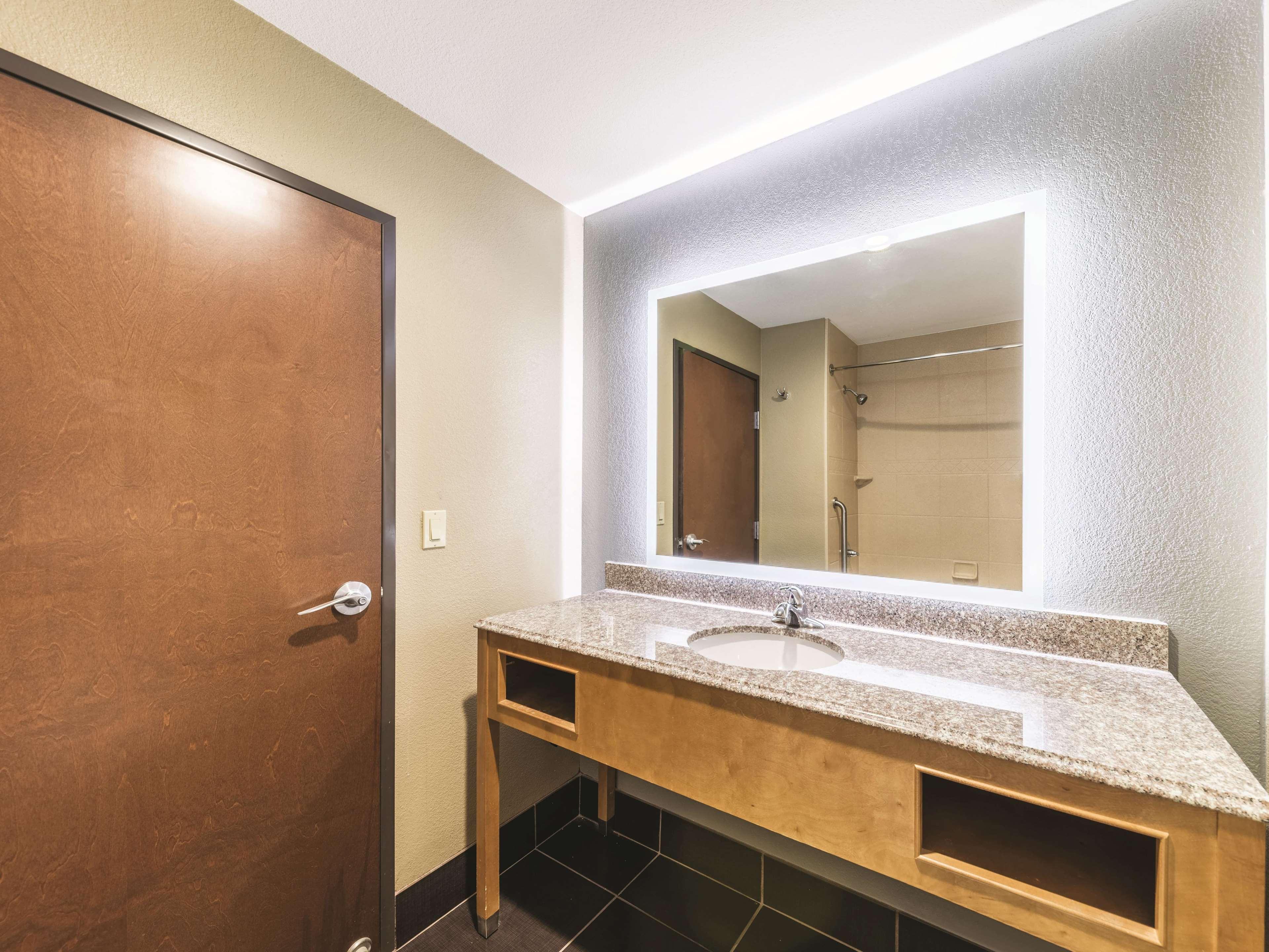 La Quinta By Wyndham Tulsa - Catoosa Hotel Eksteriør billede