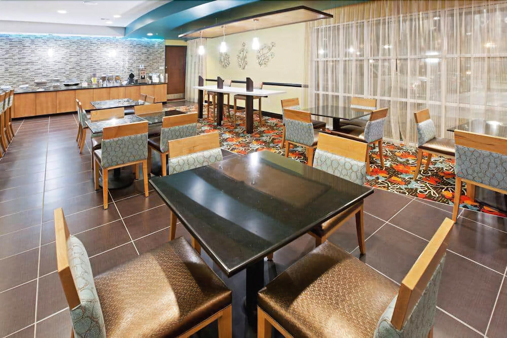 La Quinta By Wyndham Tulsa - Catoosa Hotel Eksteriør billede