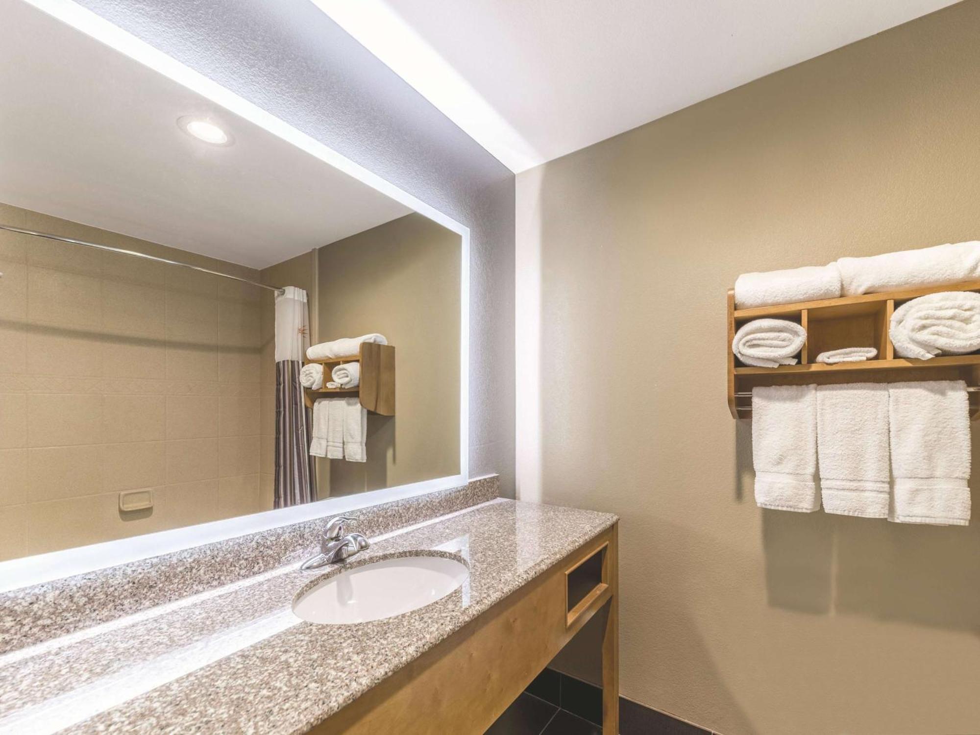 La Quinta By Wyndham Tulsa - Catoosa Hotel Eksteriør billede