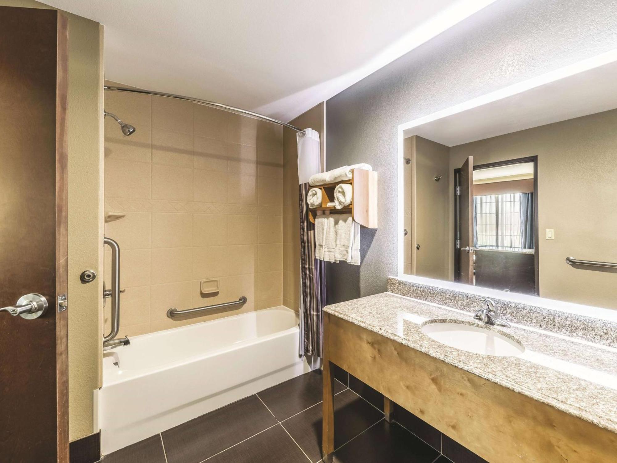 La Quinta By Wyndham Tulsa - Catoosa Hotel Eksteriør billede